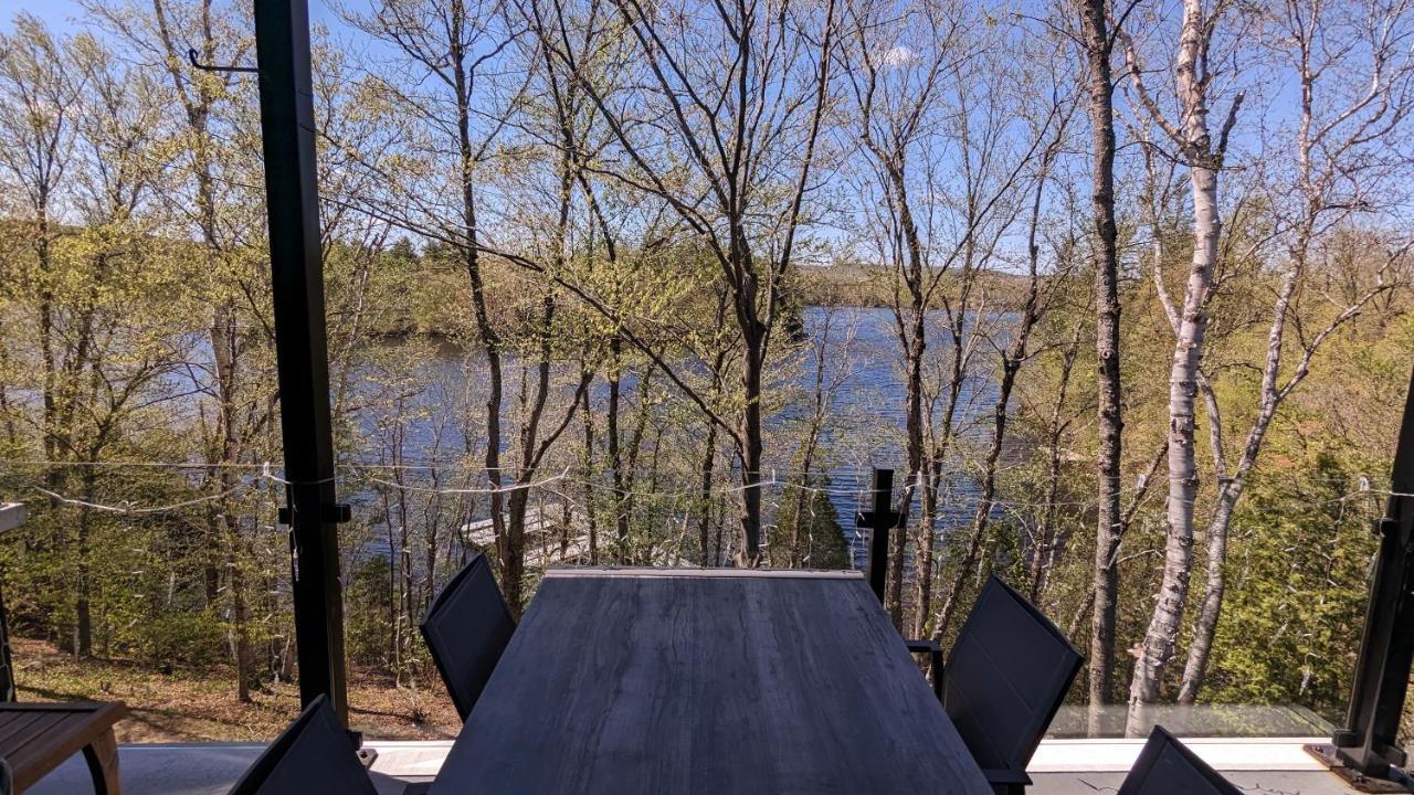 Le Riverain - Condo Neuf Au Bord De L'Eau Shawinigan Bagian luar foto